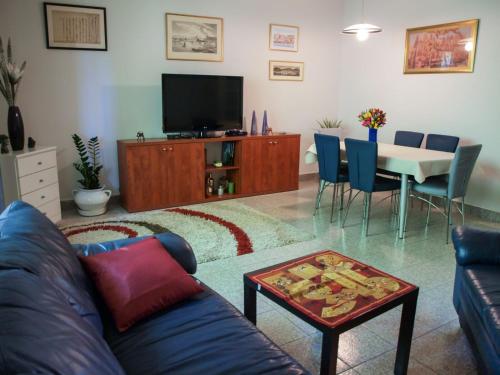 Apartments with WiFi Split - 13048 - image 6