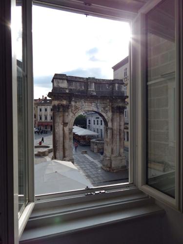 Apartments with WiFi Pula - 13049 - image 6