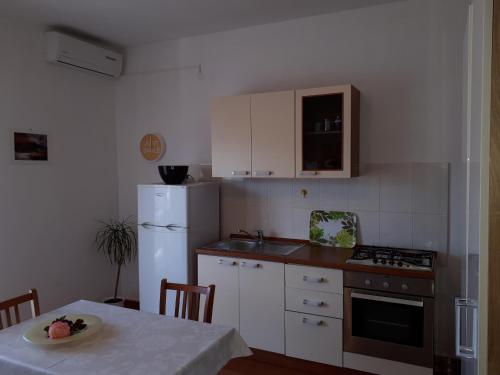 Studio with Balcony and Sea View image 6