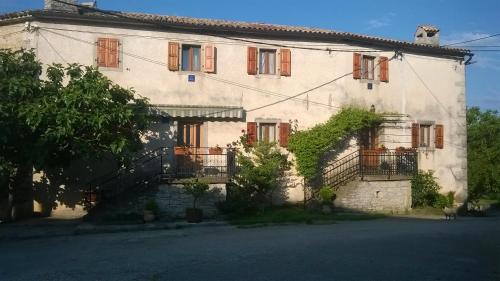 Family friendly apartments with a swimming pool Veli Mlun (Central Istria - Sredisnja Istra) - 13099 - Apartment - Buzet