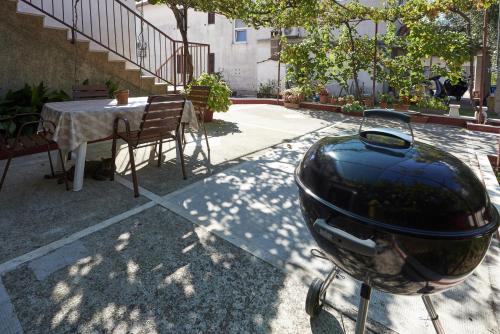 Apartments and rooms with parking space Trogir - 13102 - image 12