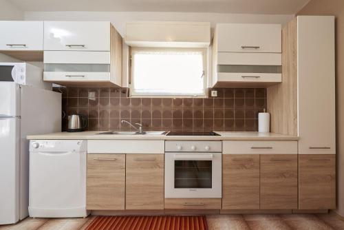 Apartments and rooms with parking space Trogir - 13102 - image 10