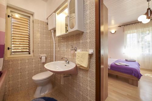 Apartments and rooms with parking space Trogir - 13102 - image 6