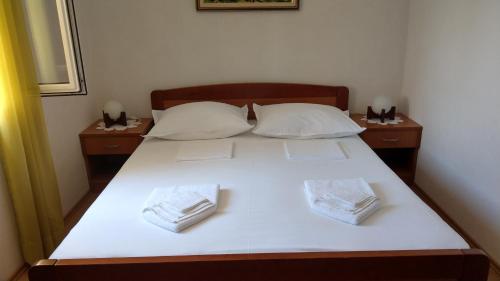 Two-Bedroom Apartment with Terrace room in Apartments by the sea Bol Brac - 13121