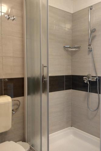 Two-Bedroom Apartment with Terrace image 7