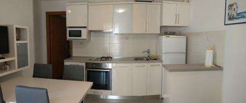 Two-Bedroom Apartment with Terrace image 5