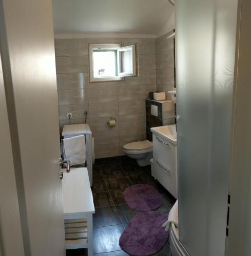 Three-Bedroom Apartment with Terrace and Sea View image 7