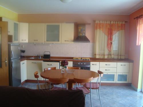 Apartments with a parking space Tribunj Vodice - 13137 - image 8