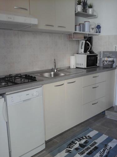 Apartments and rooms with parking space Hvar - 13161 - image 5