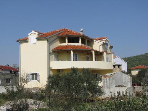 Apartments with a parking space Tribunj, Vodice - 13174, Tribunj