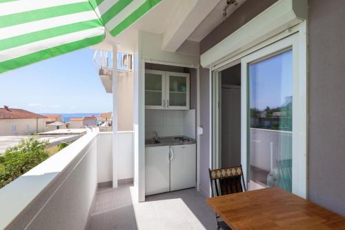 Apartments by the sea Podgora Makarska - 13216 - image 11