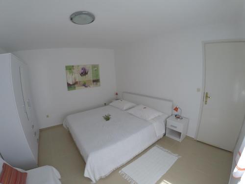 Apartments by the sea Zadar - 13272 - image 6