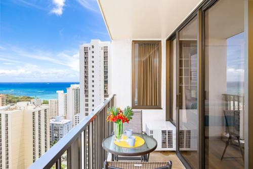 Beautiful Ocean and Diamond Head Views with Parking