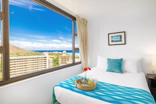 Beautiful Ocean and Diamond Head Views with Parking