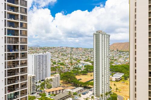 Beautiful Ocean and Diamond Head Views with Parking