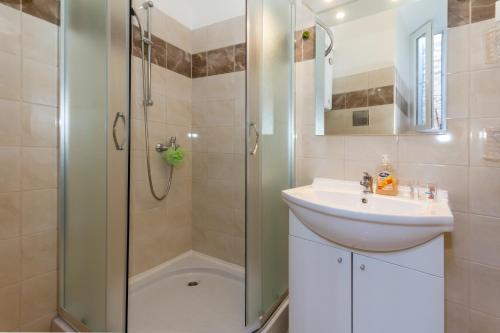 Apartments by the sea Rijeka - 13293 - image 3