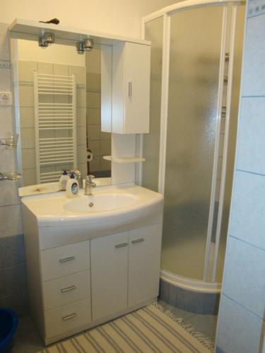 Two-Bedroom Apartment with Balcony and Sea View image 10