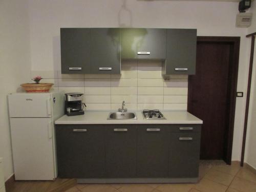 Apartments with a parking space Petrovija Umag - 13328 - image 2