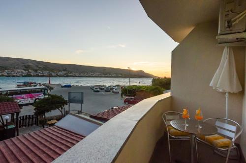 Apartments by the sea Pag - 13329 - image 13