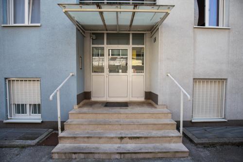 Apartments with a parking space Split - 13347 - image 5
