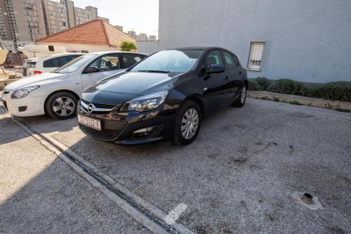 Apartments with a parking space Split - 13347 - image 8
