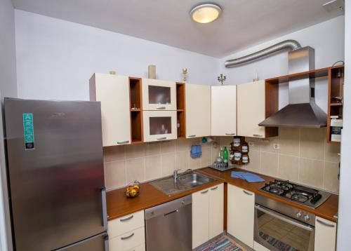 Apartments with a parking space Split - 13347 - image 14