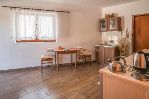 บริการและสิ่งอำนวยความสะดวก, Apartments with a parking space Malinska (Krk) - 13219 in บารุซิซี