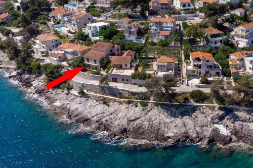  Apartments and rooms by the sea Puntinak, Brac - 12255 in Selca