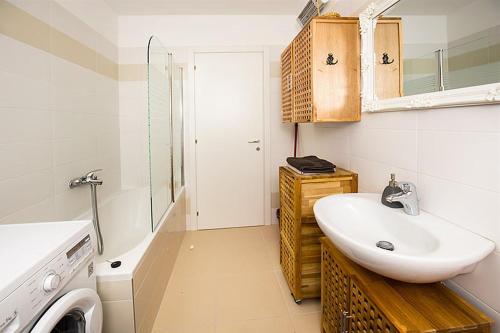 Apartments with WiFi Split - 13373 - image 8