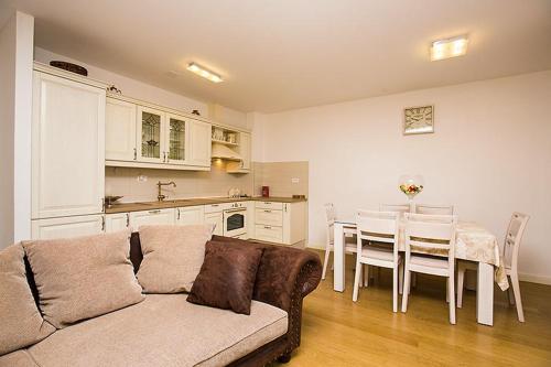 Apartments with WiFi Split - 13373, Split (photo 4)
