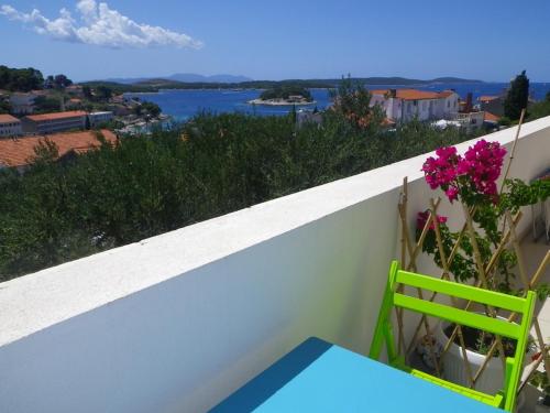 Apartments and rooms with parking space Hvar - 13296 - image 10