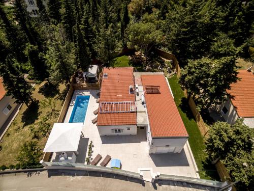 Luxury villa with a swimming pool Split - 13408, Split