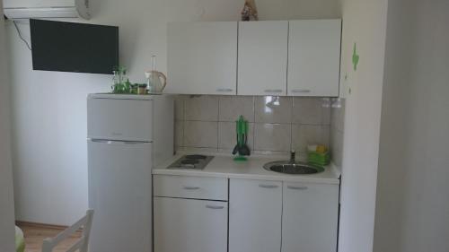 Apartments with WiFi Vis - 13442 - image 8