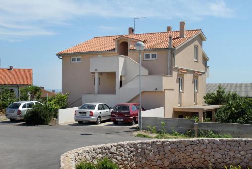  Rooms with a parking space Krk - 13553 in Vrh