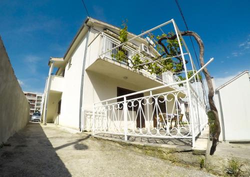 Apartments with a parking space Split - 13579, Split