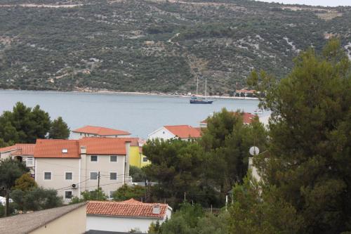 Apartments with a parking space Marina Trogir - 13613 - image 11