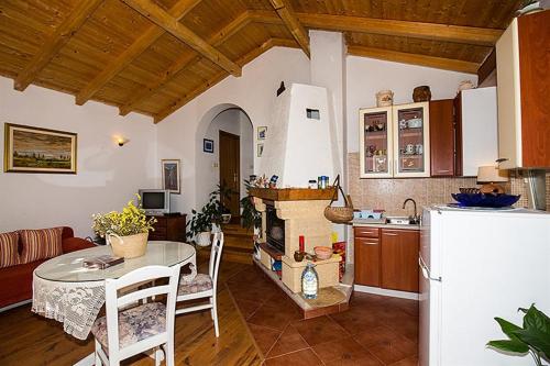 Secluded fisherman's cottage Cove Smokvina Hvar - 13608 - image 14