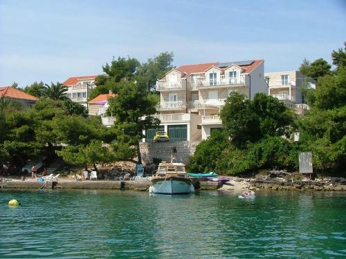 Apartments and rooms by the sea Lumbarda, Korcula - 13626