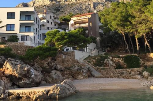 Apartments by the sea Medici Omis - 13634 - image 3