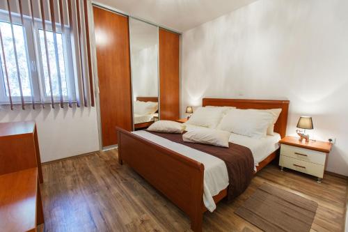 Apartments by the sea Medici Omis - 13634 - image 7