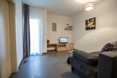 Apartments by the sea Medici Omis - 13634 - image 13
