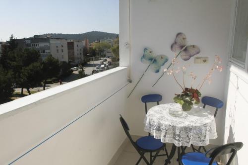 Apartments with WiFi Split - 13650 - image 11