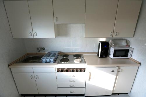 Apartments and rooms by the sea Pirovac Sibenik - 13654 - image 4