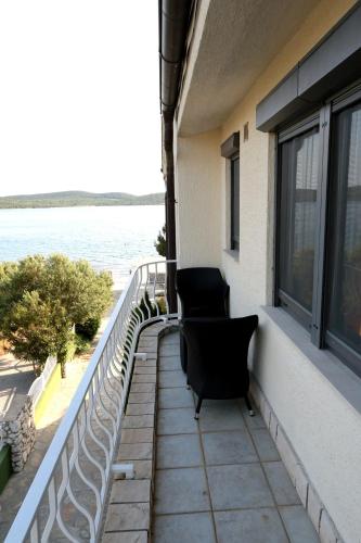 Apartments and rooms by the sea Pirovac Sibenik - 13654 - image 6