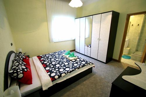 Apartments and rooms by the sea Pirovac Sibenik - 13654 - image 9