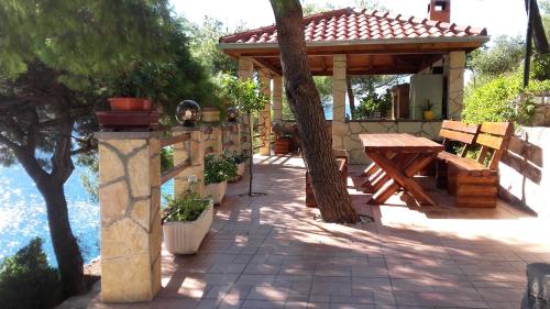 Apartments by the sea Prapratno (Peljesac) - 13500 in สโตน