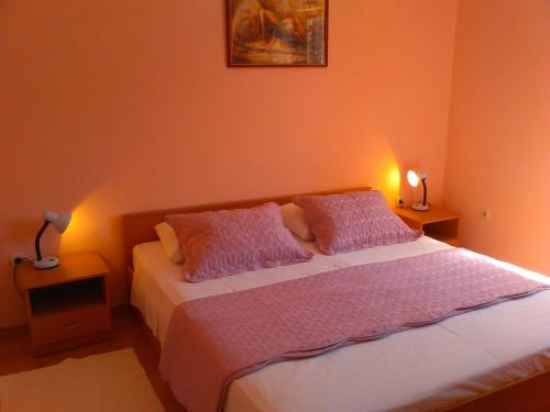 Apartments by the sea Prapratno (Peljesac) - 13500 in สโตน