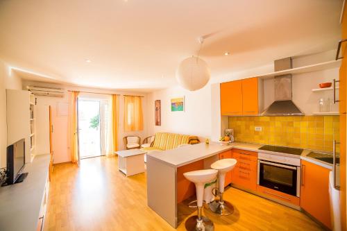 Apartments by the sea Bol Brac - 13665 - image 6