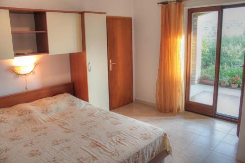 Apartments by the sea Pag - 13251 - image 11