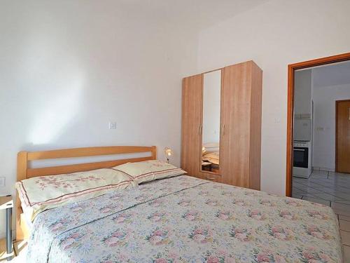 Two-Bedroom Apartment with Terrace and Sea View
